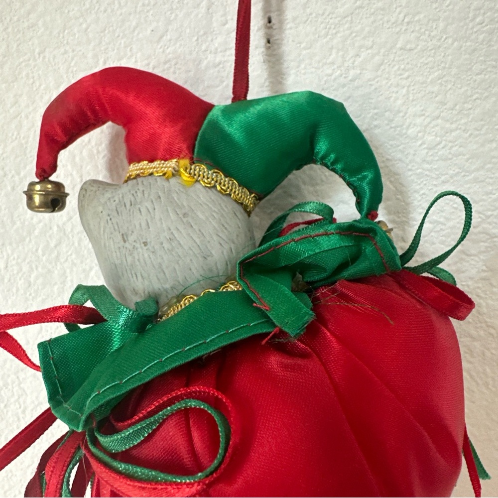 Vintage porcelain cat ornament: cat head jester harlequin mardi gras red /green - Picture 4 of 4